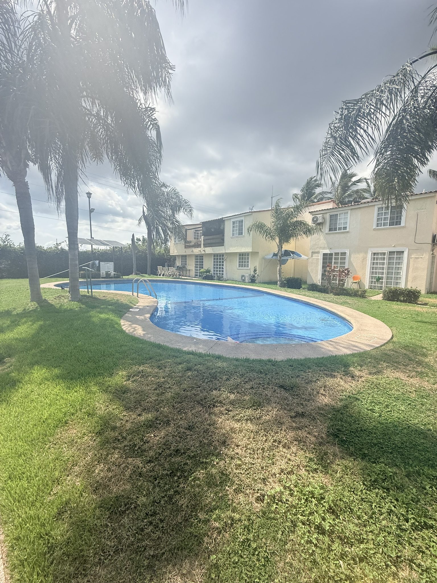 Alberca de conjunto residencial